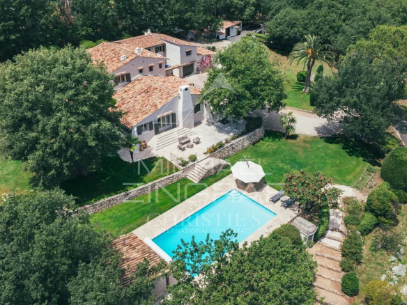 Le Rouret – Charming property in absolute peace and quiet