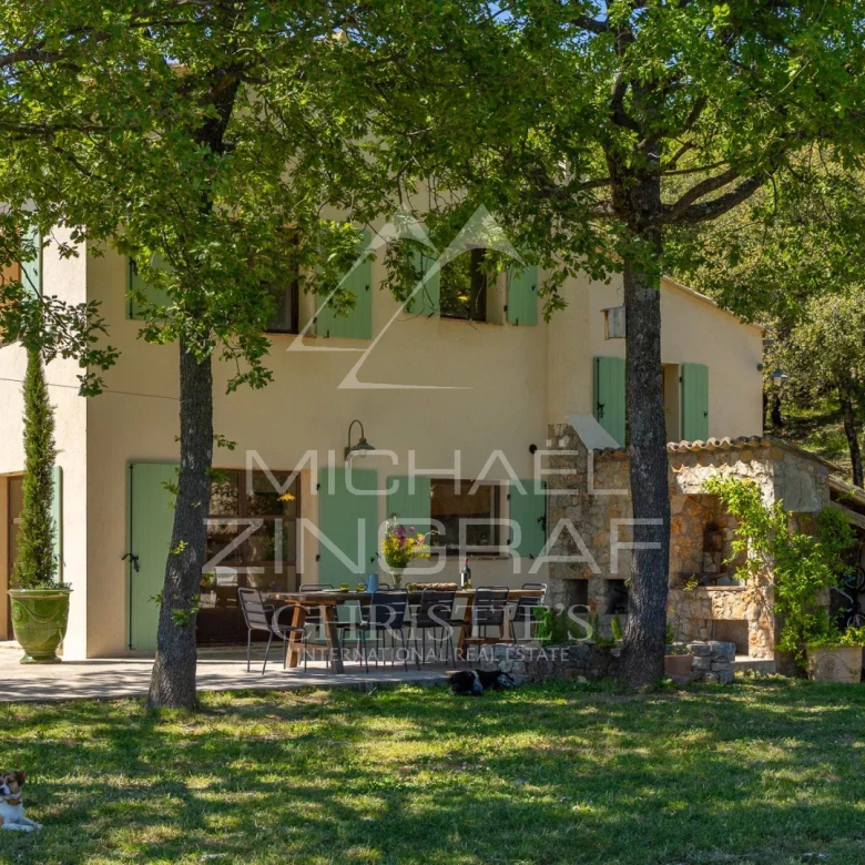 Mougins – Les Colles : Propriété de prestige avec vue panoramique sur le village