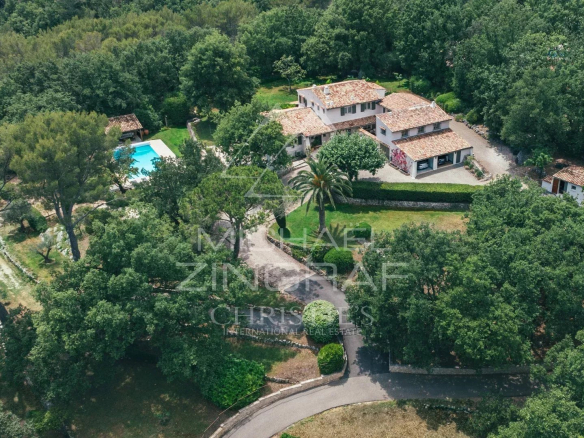 Le Rouret – Charming property in absolute peace and quiet
