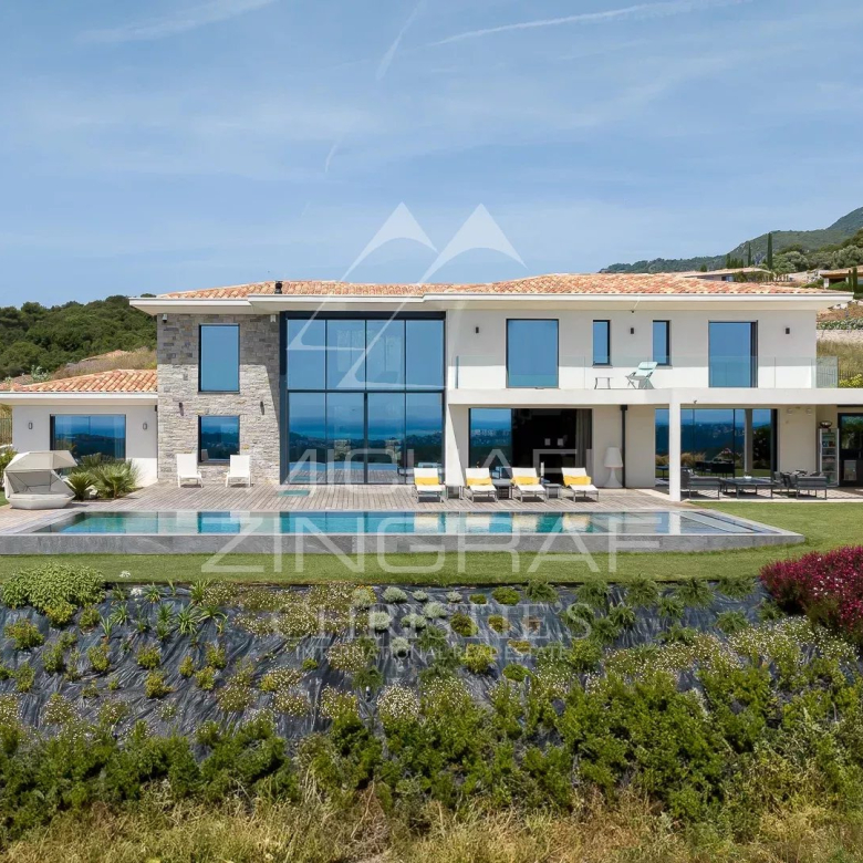Luxury real estate photo | Charming Properties