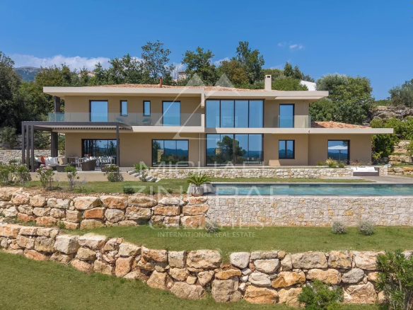 Contemporary villa with swimming pool and panoramic views in Roquefort-les-Pins