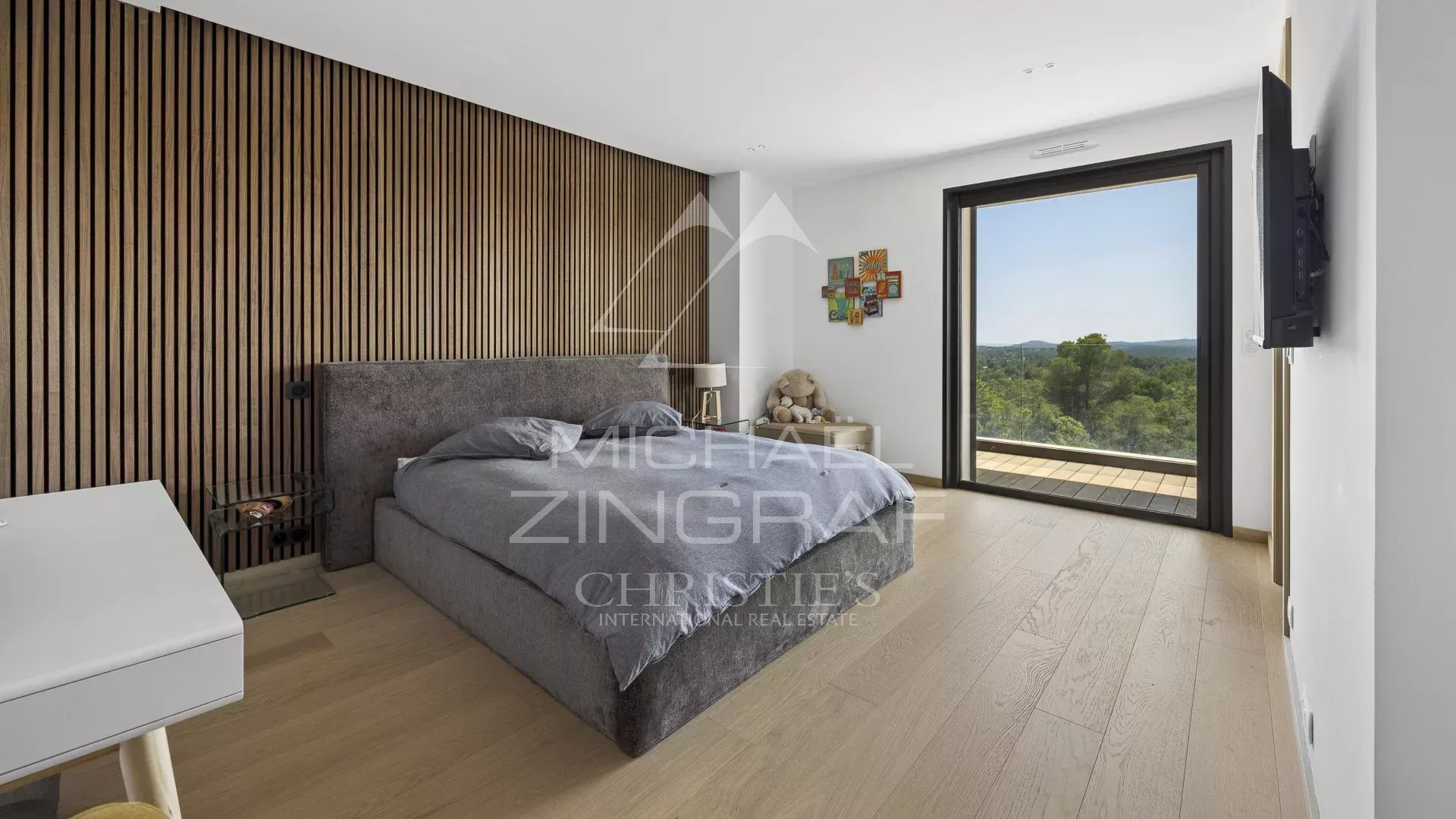 Modern room with valley view in Roquefort-les-Pins.