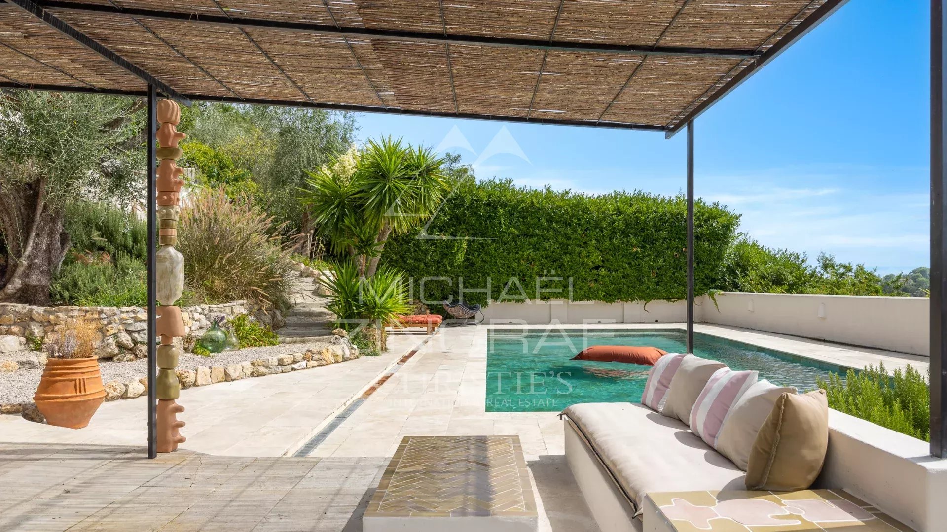 Mediterranean villa in Le Rouret Terrace with swimming pool and outdoor lounge in a Mediterranean villa in Le Rouret.