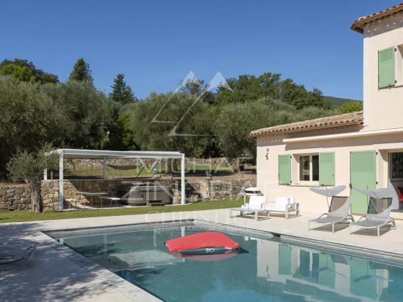 Villa avec piscine et oliveraie à Grasse, environnement calme