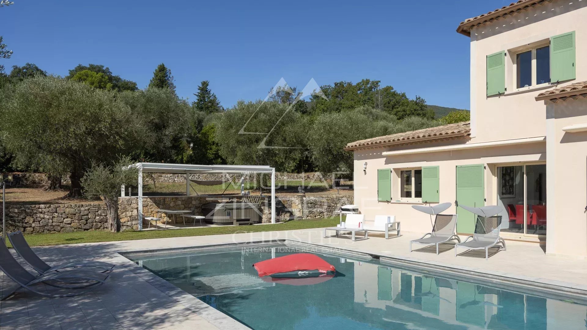 Villa avec piscine et oliveraie à Grasse, environnement calme