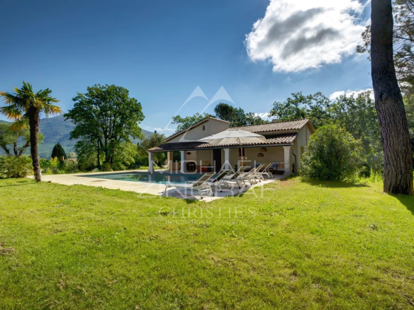 Renovated stone property with swimming pool and green garden in Le Bar-sur-Loup.