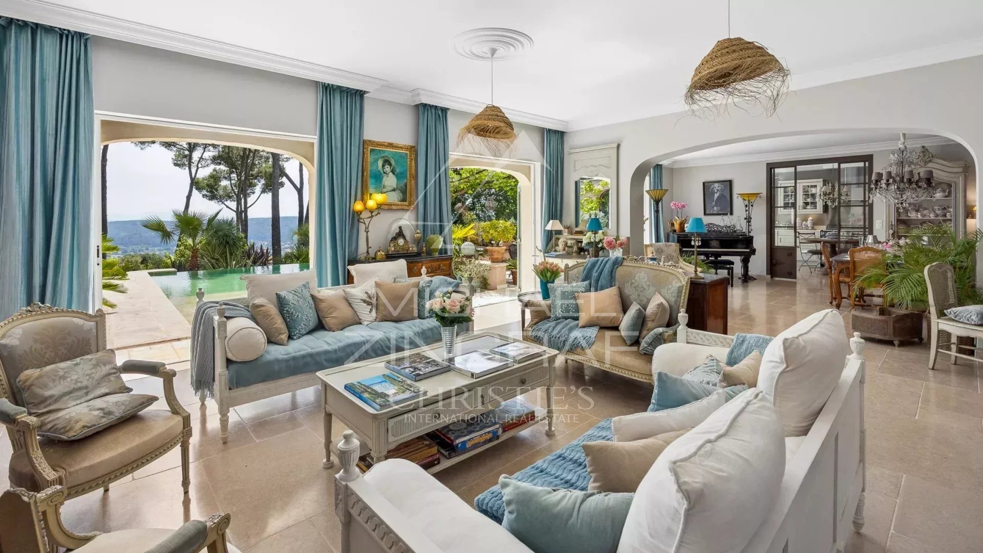 Interior of a charming estate in Draguignan, with elegant living room and views of nature.