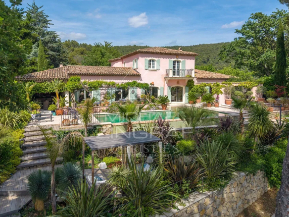 Charming restored estate with swimming pool and lush garden in Draguignan.