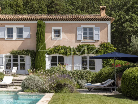 Propriété provençale avec piscine et jardin, à Saint-Vallier-de-Thiey.