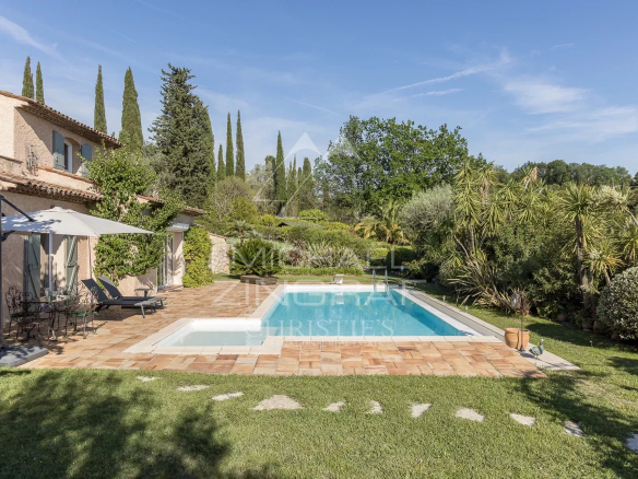 Villa provençale avec piscine et jardin à Plascassier, Grasse.