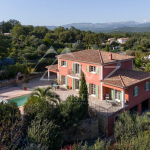 Charming villa in a quiet area