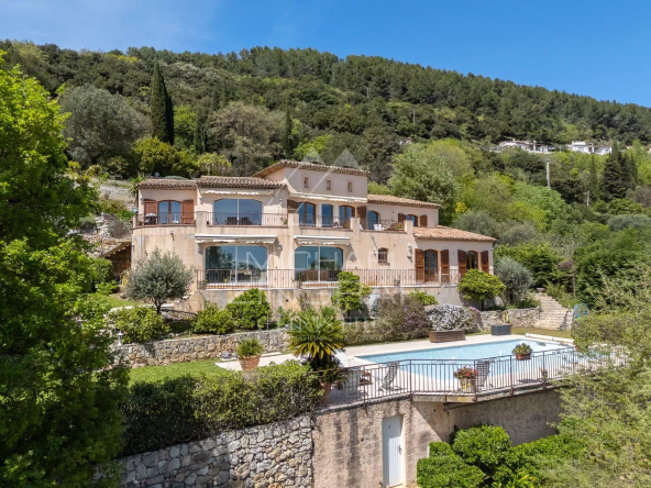 Villa with panoramic sea view