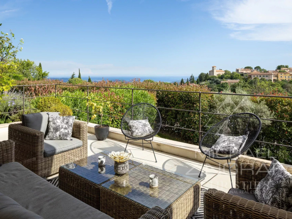 VILLA 7/8 P AVEC VUE  MER ET VILLAGE