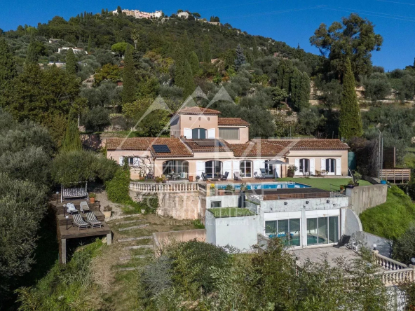 Villa 8p avec vue panoramique sur collines et mer