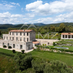 Bastide datant du XVI siècle entièrement rénovée