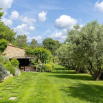 Exceptional property in Provence with panoramic views of the perched villages