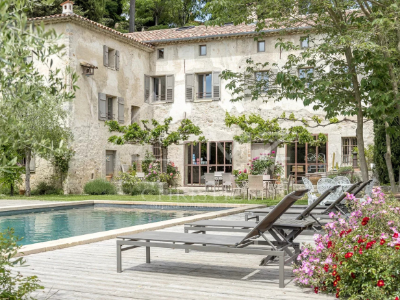 Trésor du XVIIIe siècle, Moulin à huile authentique