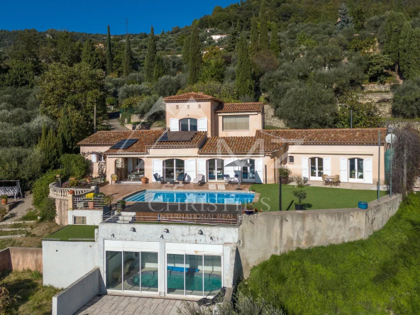 Villa 8p avec vue panoramique sur collines et mer