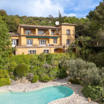 Superbe Villa en position dominante avec vue mer