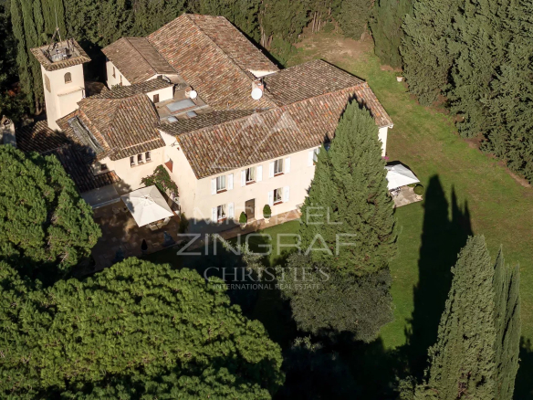 Enchères :  Proche Mougins – Propriété de caractère sur terrain plat