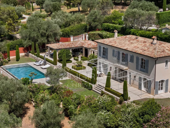 At the gates of Mougins - Private domain