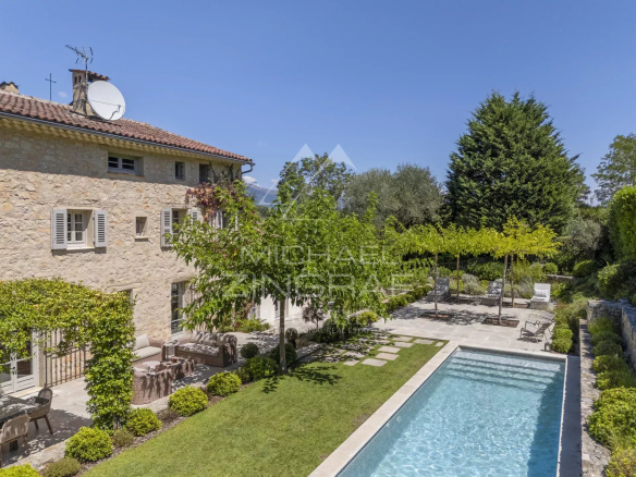 Valbonne village on foot – Historic bastide completely redesigned
