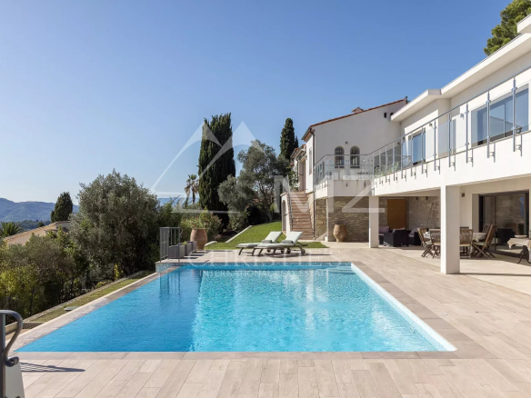 Contemporary villa with panoramic views of the hills and the sea