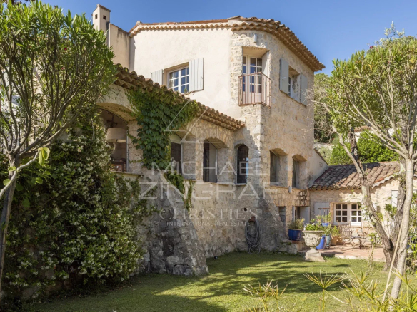 5 minutes from Mougins - Charming Mas Provençal