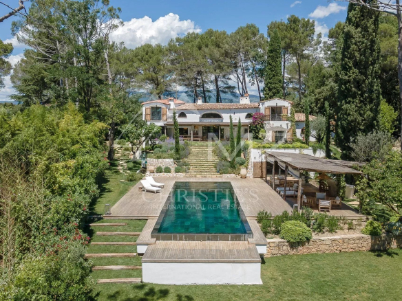 Mougins – Exceptional property in residential area