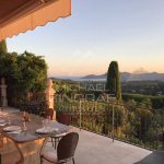 À pied du vieux village de Mougins, superbe vue mer