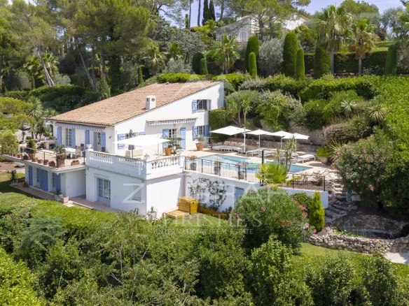 Co-exclusivité : Villa en position dominante à Mougins