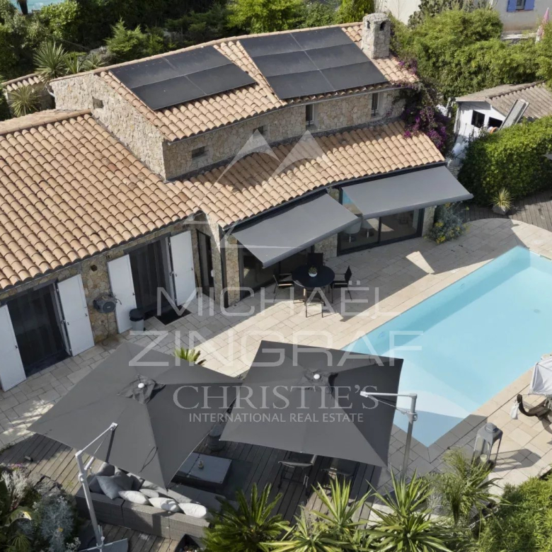 Propriété avec potentiel de construction – Vue mer et collines