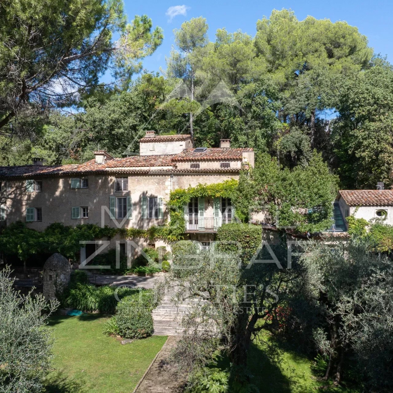 Terrain constructible avec vue mer panoramique, à proximité du village de Tourrettes-sur-Loup