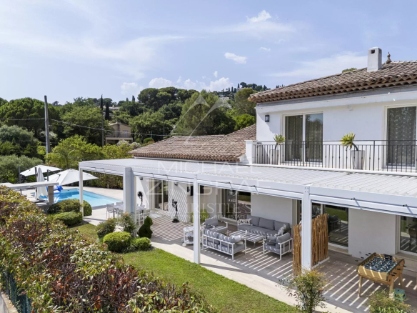Villa 4 chambres dont 3 suites avec piscine à Mougins