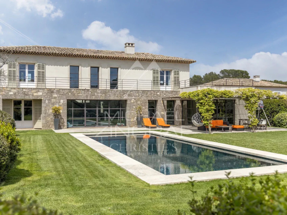 Mougins – Secure estate, superb property