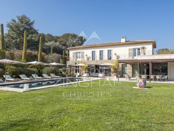 Mougins – Secure estate, superb property