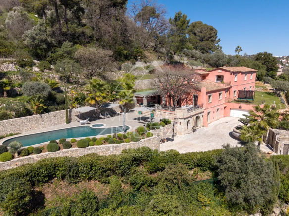 Mougins – Somptueuse villa avec vue mer panoramique