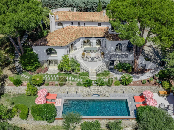 Mougins – Villa provençale rénovée avec vue panoramique jusqu’à l’Estérel