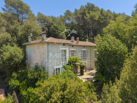 Near Cannes West – Authentic stone house on over 1.3 hectares