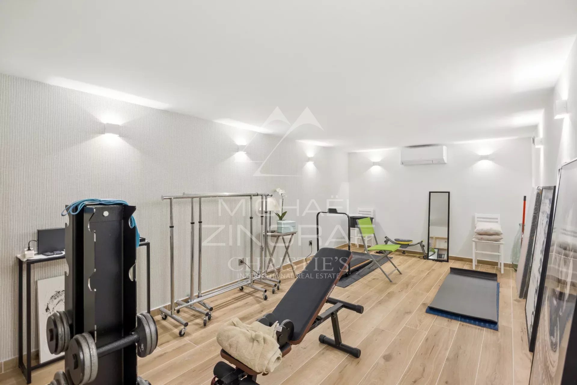 Gym in a villa in Mougins Modern gym with fitness equipment in a renovated villa in Mougins.