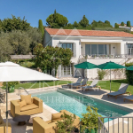 À pied du village, charmante villa avec vue panoramique mer
