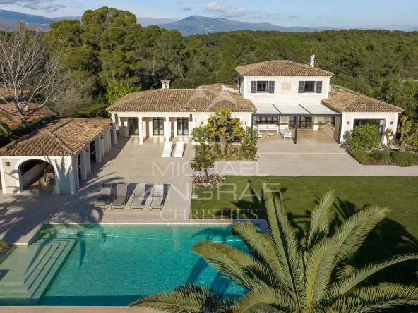 Mougins – Magnifique provençale dans domaine  privé