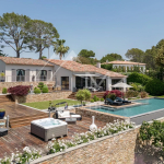 Domaine sécurisé, villa de plain-pied avec vue dégagée