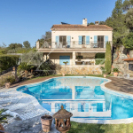 Pleasant renovated villa near the village of Valbonne