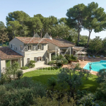 Superbe villa rénovée dans un écrin de verdure