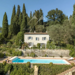 Propriété de charme avec vue panoramique jusqu’à la mer