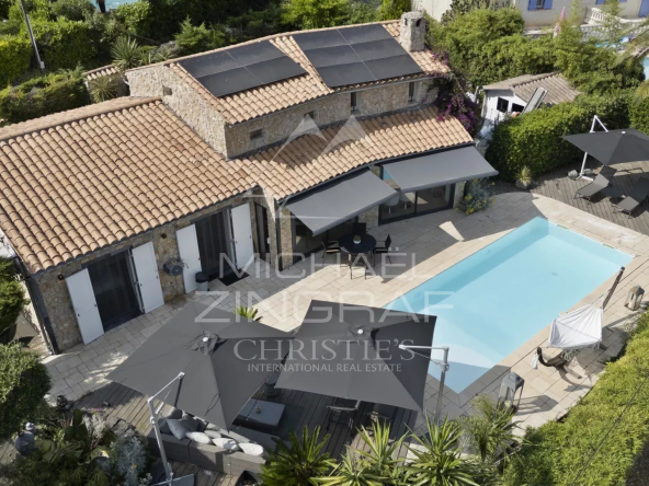 Charming villa on display south