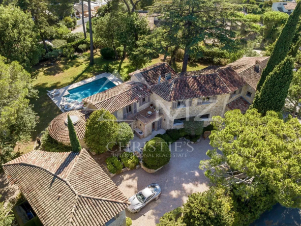Mougins – Mas provençal en pierre