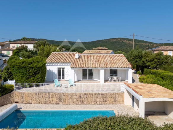 House with sea view near the city center