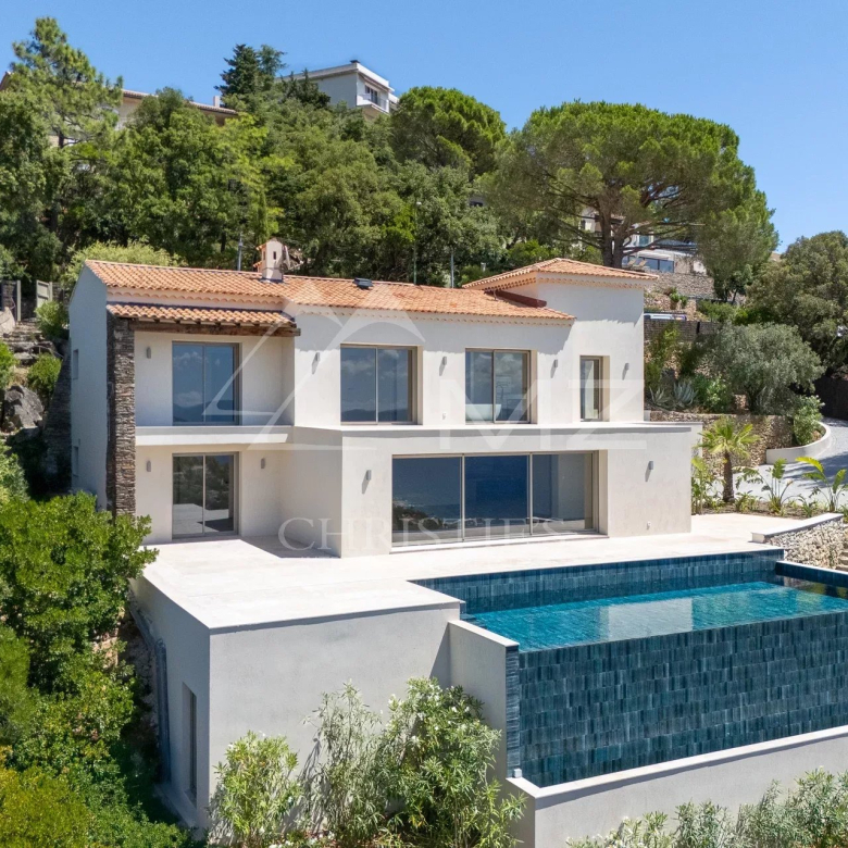 Théoule-sur-Mer – Renovated villa – Private estate